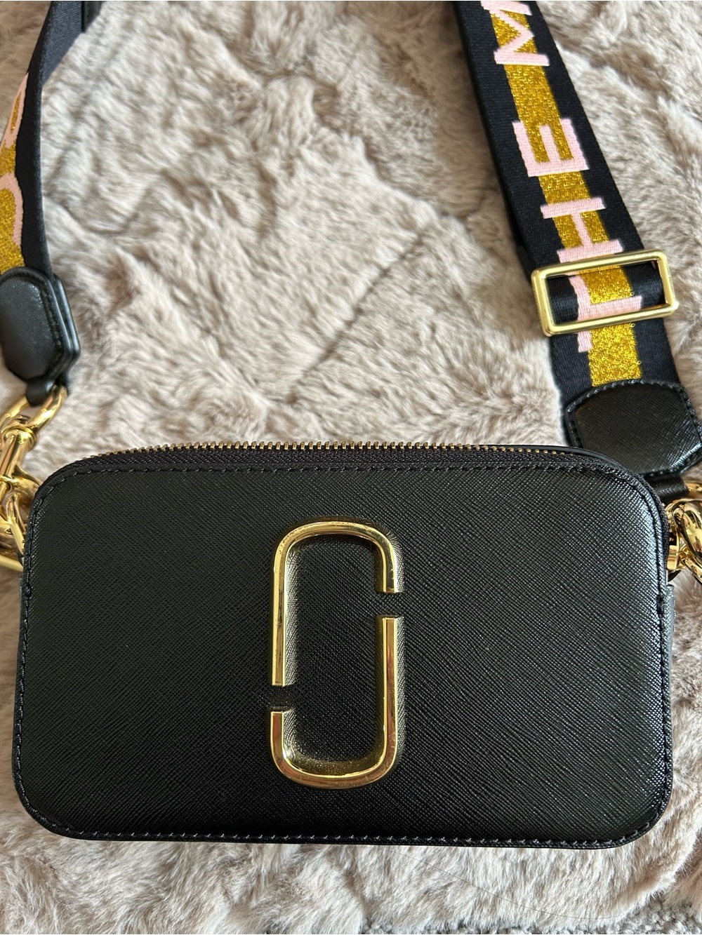 Marc Jacobs Black SnapshotCrossbody Camera Bag with Gold Hardware and Logo Strap - Picture 3 of 16